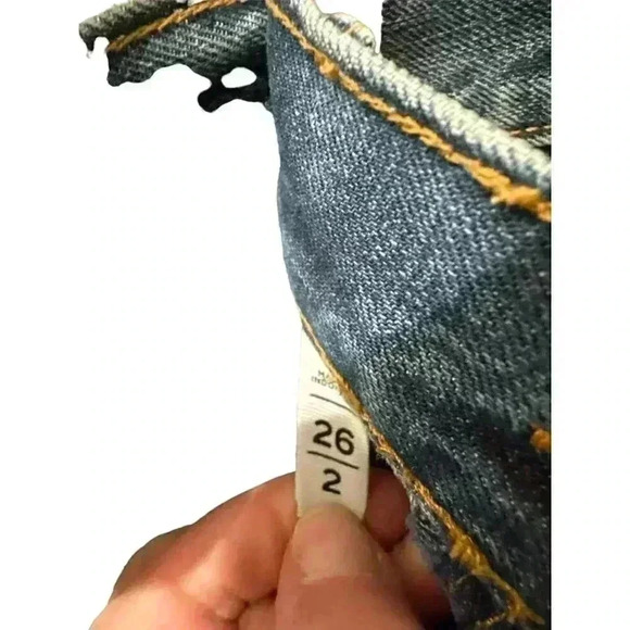 Loft denim shorts in size 2, Good used condition. - Picture 4 of 5